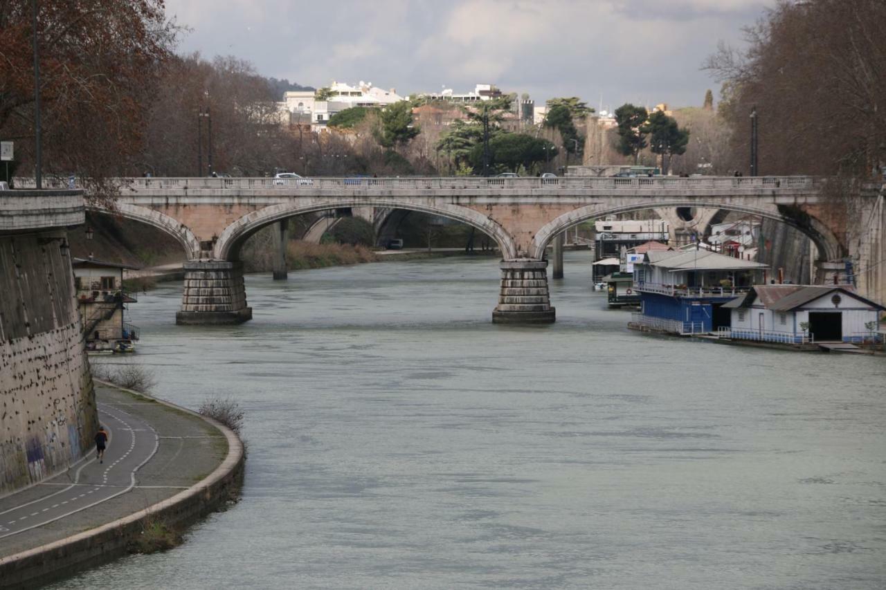 Roma Metro Furio Camillo Apartment Екстериор снимка